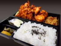 黒門から揚げ弁当(味噌汁付き)