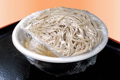 配達中にダシ熱通し(ダシの熱・湯気が麺を温める)