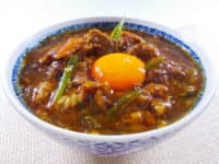 牛スジカレー丼